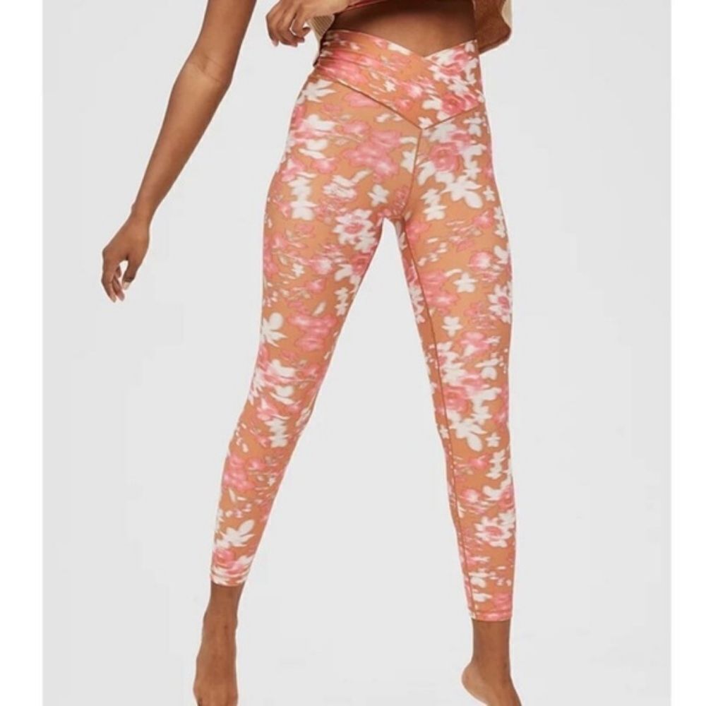 Aerie Offline Crossover High Rise Yoga Leggings, Medium, Pink & White Floral